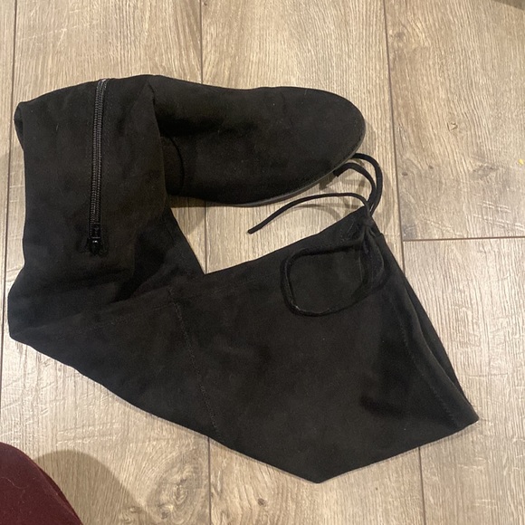 Knee High Suede Boots Size 9 worn once - Picture 3 of 3